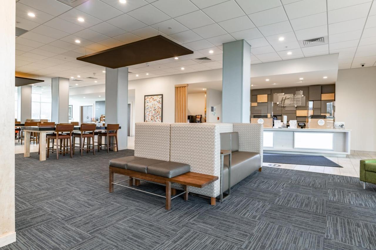 Holiday Inn Express & Suites - Moundsville By Ihg Eksteriør bilde