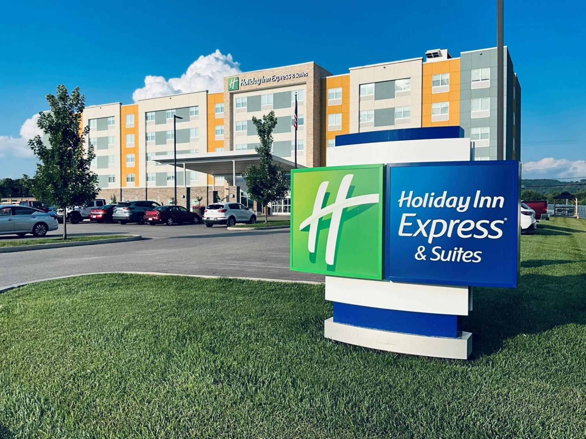 Holiday Inn Express & Suites - Moundsville By Ihg Eksteriør bilde